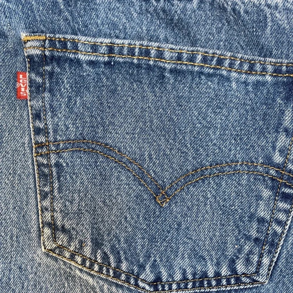 Levi's 505  Men's‎ Jean 38x30 button fly